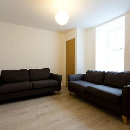 Remarkable 2-Bed Apartment In Culross Exterior foto